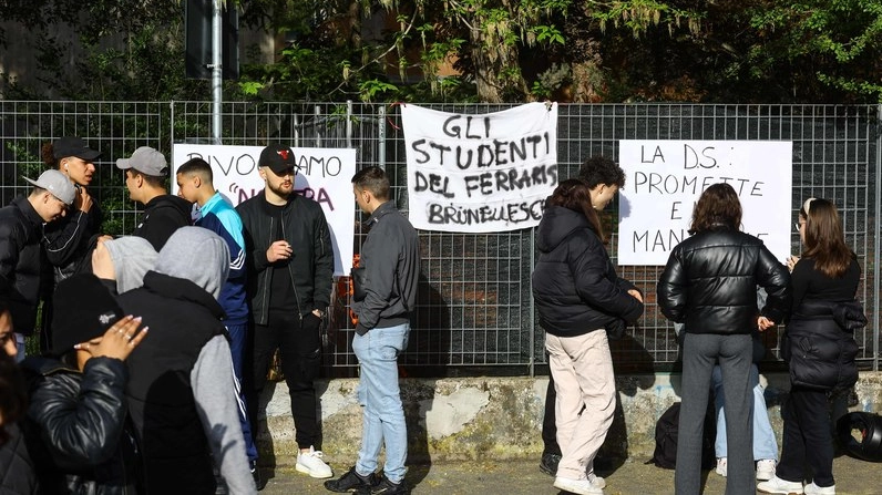 Il sit in degli studenti Il sit in degli studenti