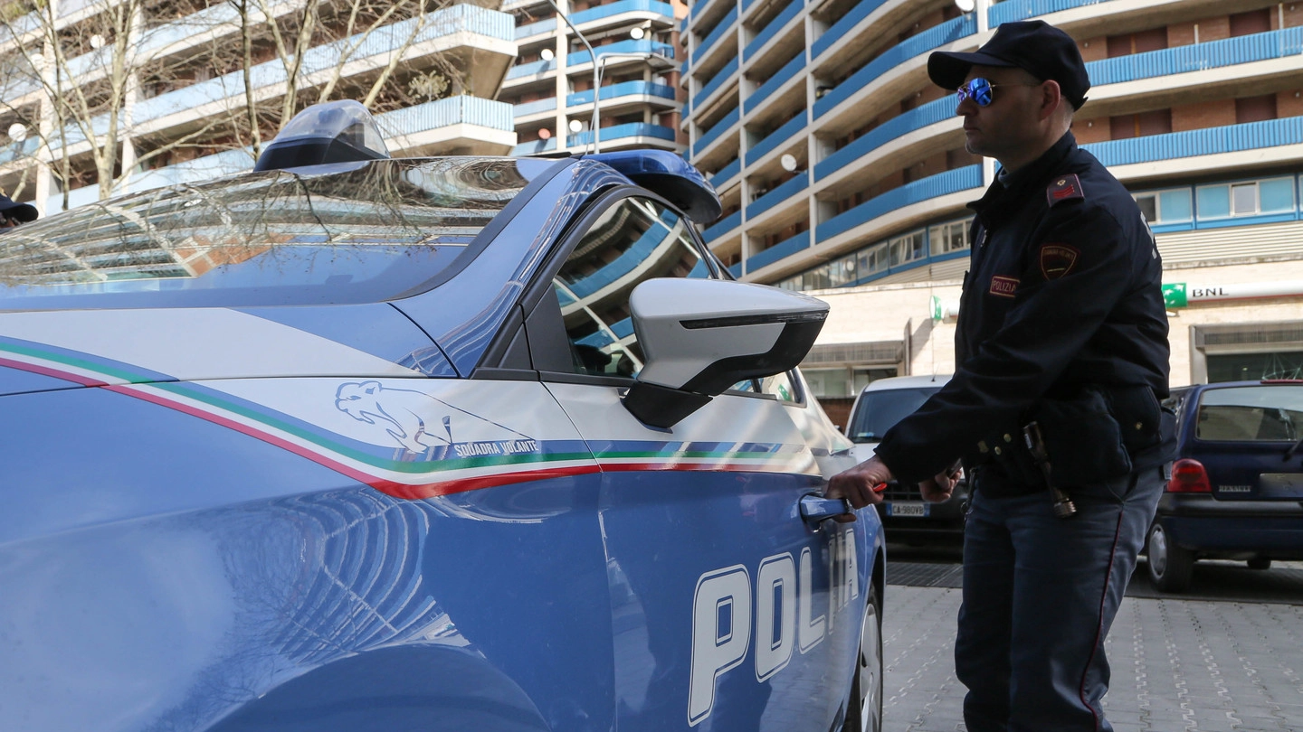 L’uomo è “sorvegliato speciale“: non può avvicinarsi ai giovani e ora, ha deciso la Procura, neanche al minore che ha tentato di molestare. È scattata la denuncia e sono state avviate le indagini