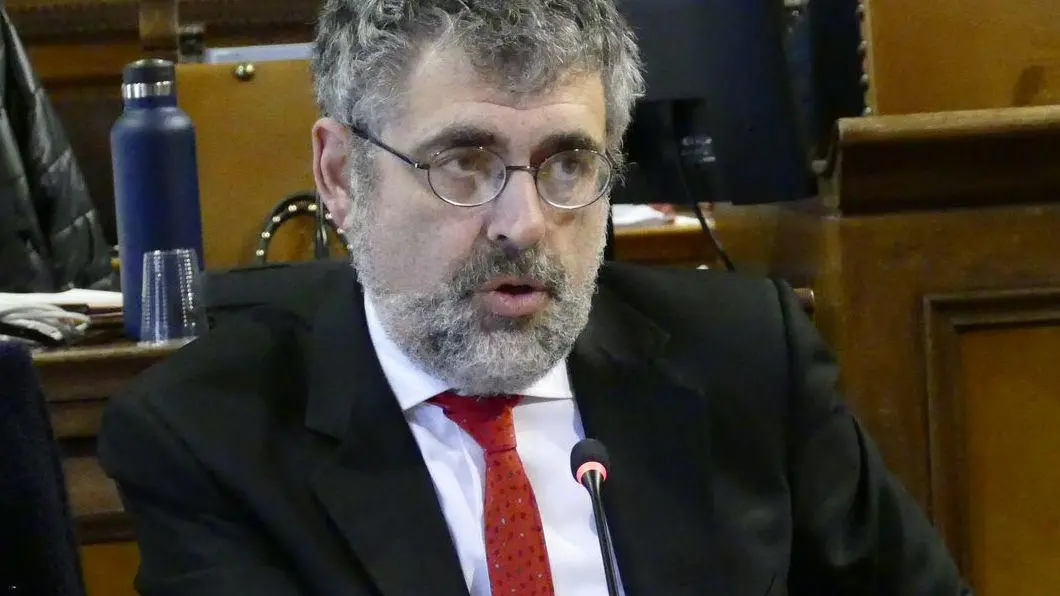 Stritolati dalle maxi bollette Il Comune bacchetta Estra "Più attenzione per le famiglie" Stritolati dalle maxi bollette Il Comune bacchetta Estra "Più attenzione per le famiglie"