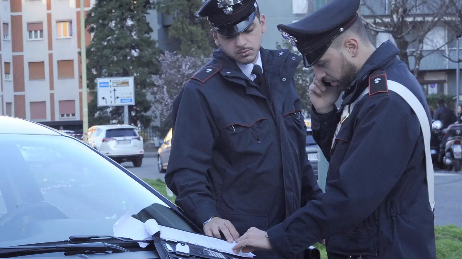Sorpreso a rubare al Brico Center I carabinieri arrestano un 50enne Sorpreso a rubare al Brico Center I carabinieri arrestano un 50enne