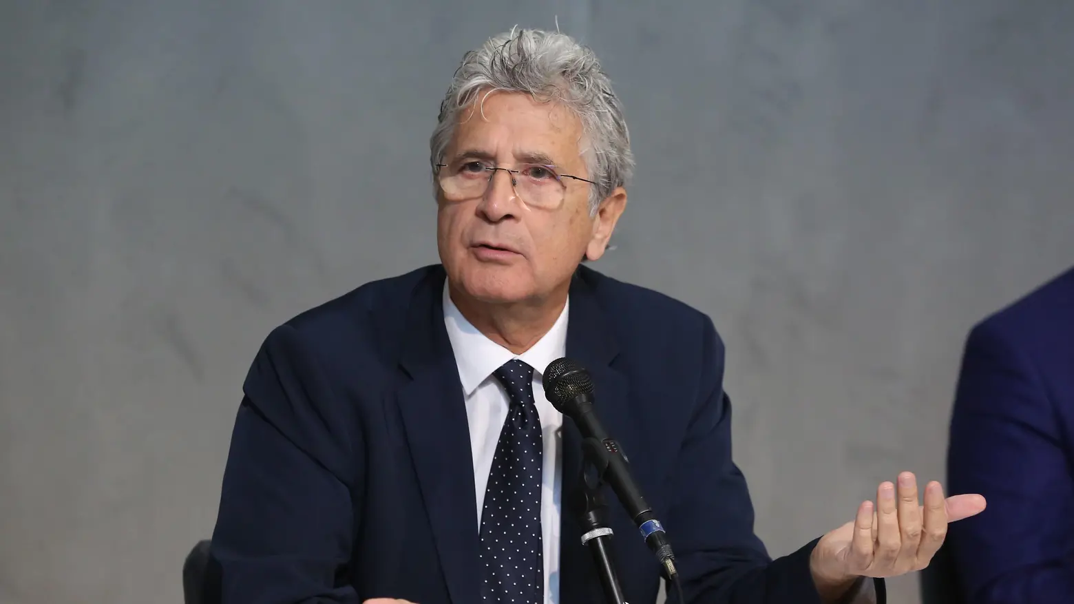 Maggio sull’orlo del baratro L’allarme dei sindacati Cutaia a caccia di otto milioni Maggio sull’orlo del baratro L’allarme dei sindacati Cutaia a caccia di otto milioni