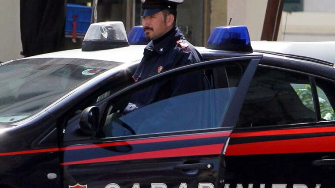 Le tre persone sono state arrestate dai carabinieri