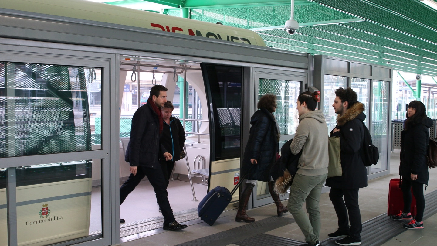 Il Pisa Mover: il trenino hi tech tra la stazione di Pisa e l’aeroporto costruito anche con soldi che erano dei livornesi