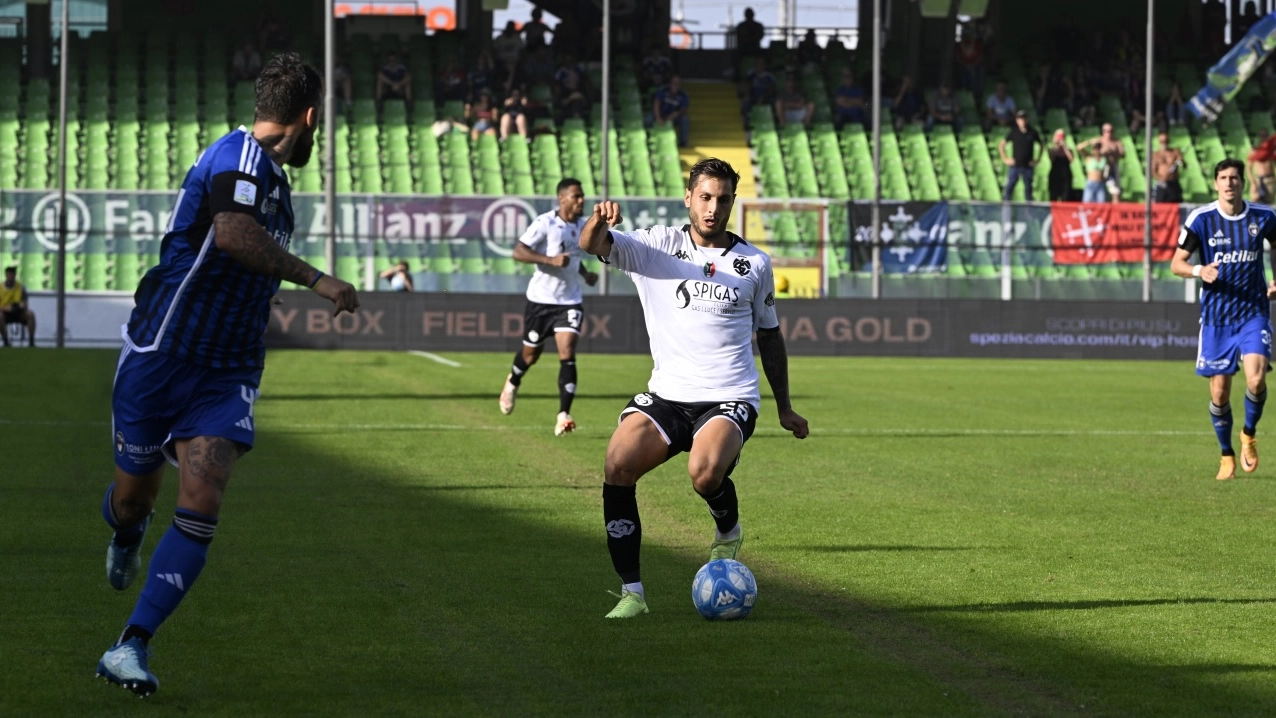 Un momento di Spezia-Pisa (Foto Patrizio Moretti) Un momento di Spezia-Pisa (Foto Patrizio Moretti)