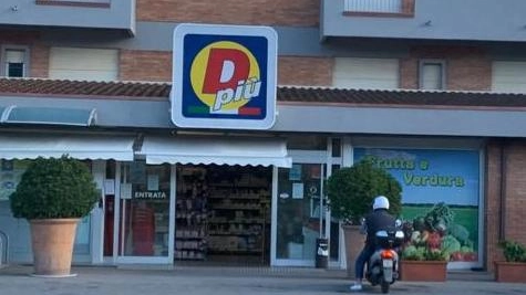 Il supermercato di Castiglione della Pescaia dove è stato messo a segno il colpo Il supermercato di Castiglione della Pescaia dove è stato messo a segno il colpo