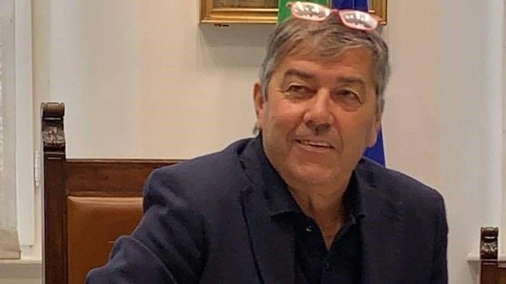 "Cene concentrate nel weekend" Bagni, il sindaco chiude le polemiche "Cene concentrate nel weekend" Bagni, il sindaco chiude le polemiche