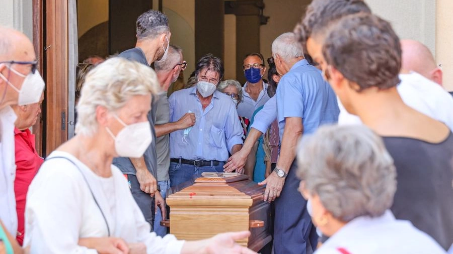 Il funerale di Sara Bartoli a Mercatale Val di Pesa (Foto Germogli)