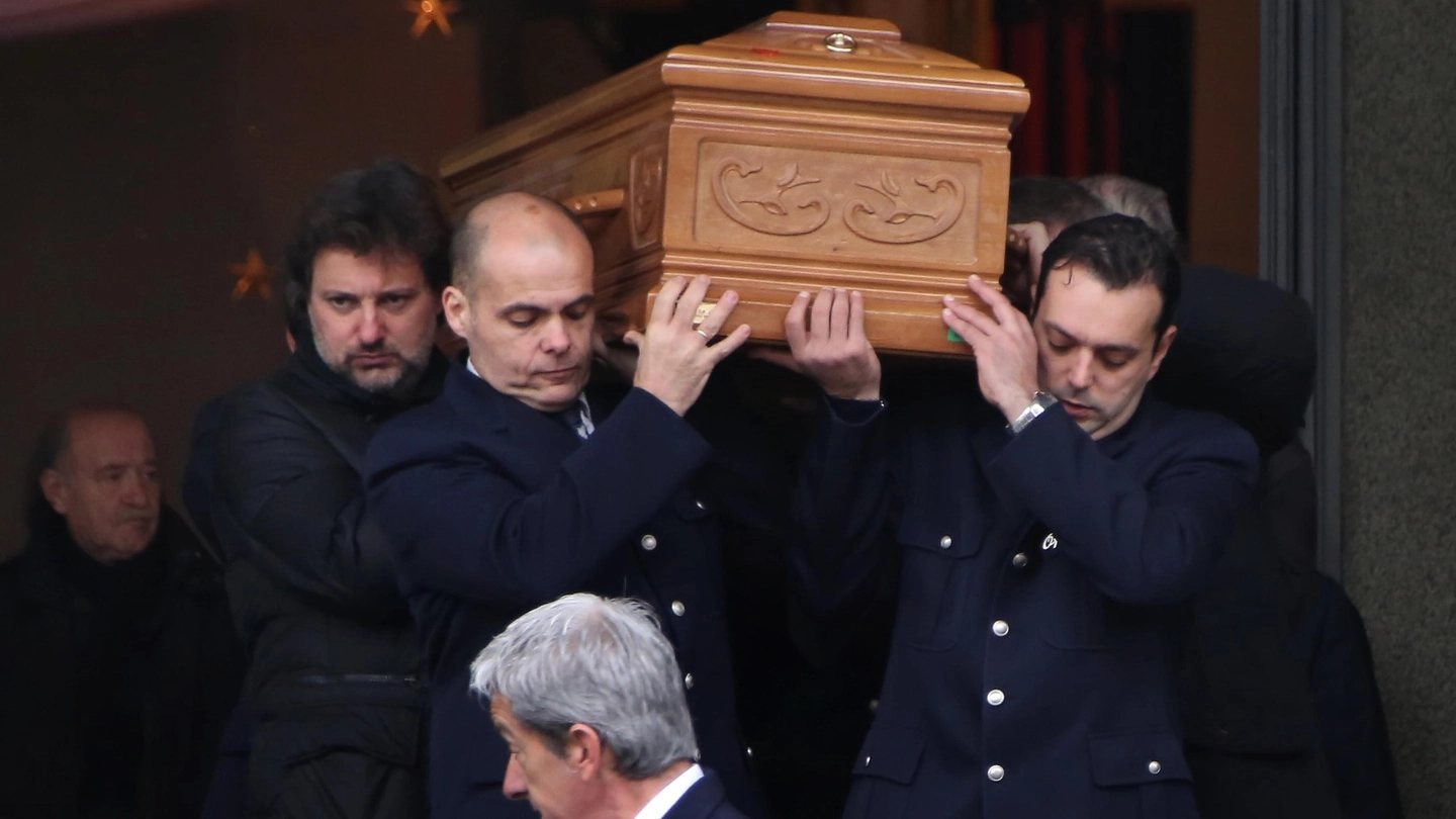 Leonardo Pieraccioni al funerale del padre Osvaldo