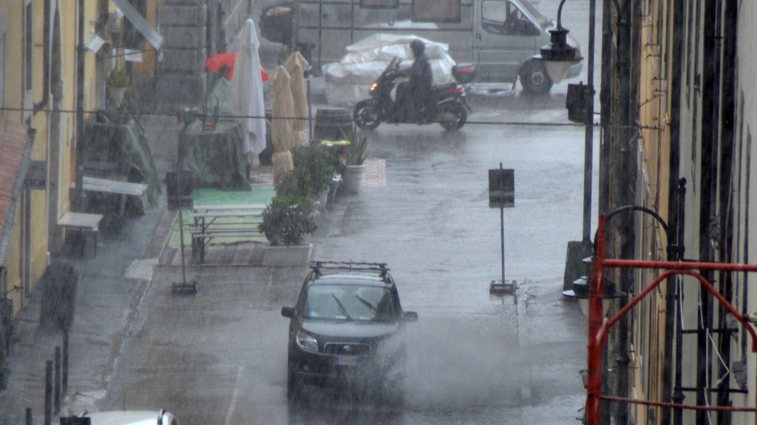 Livorno sommersa dalla pioggia