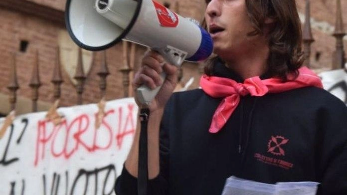 Riparte ’la protesta delle tende’. Studenti in marcia contro il caro affitti Riparte ’la protesta delle tende’. Studenti in marcia contro il caro affitti