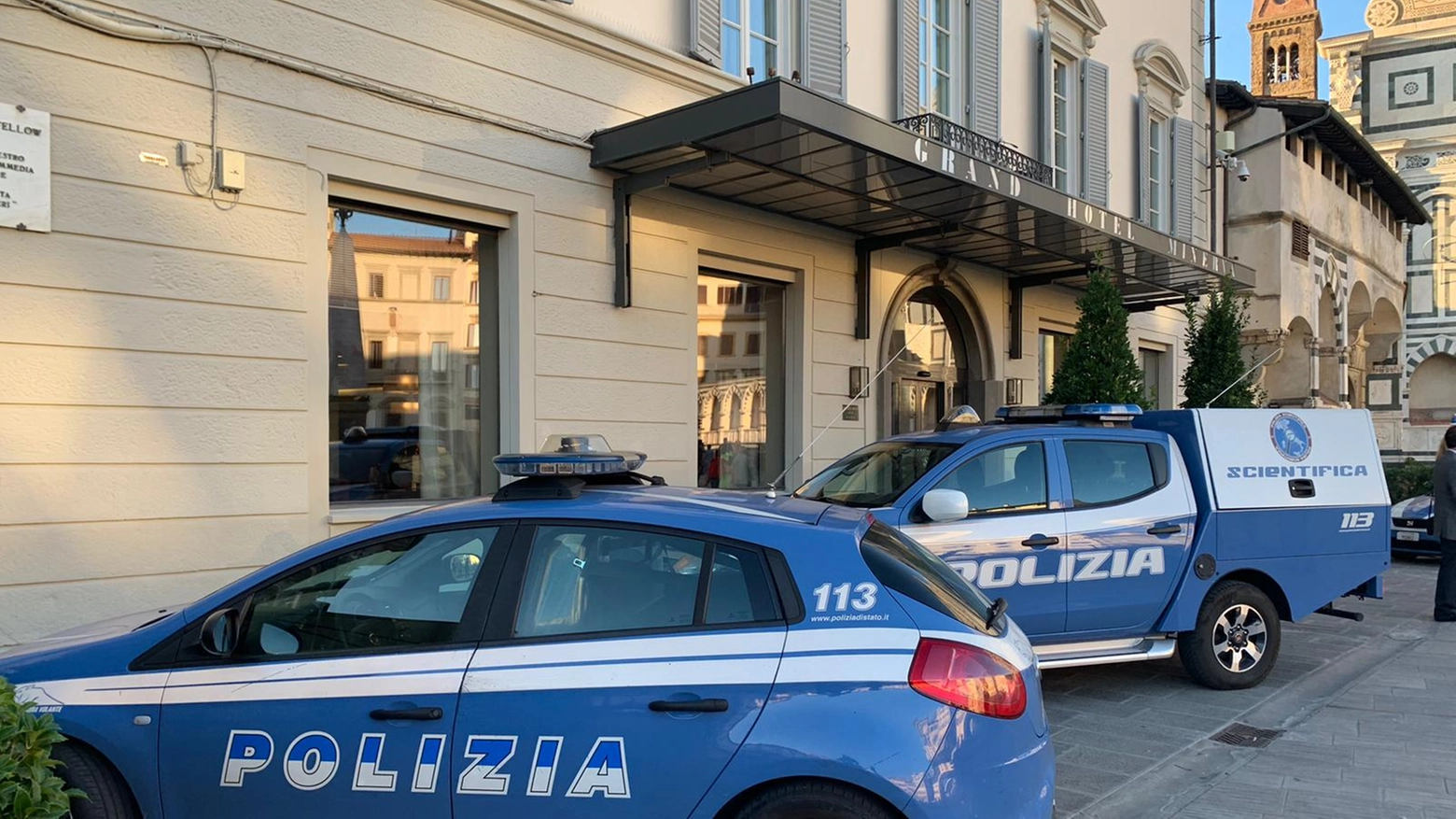 La polizia fuori dall'hotel (New Press Photo)