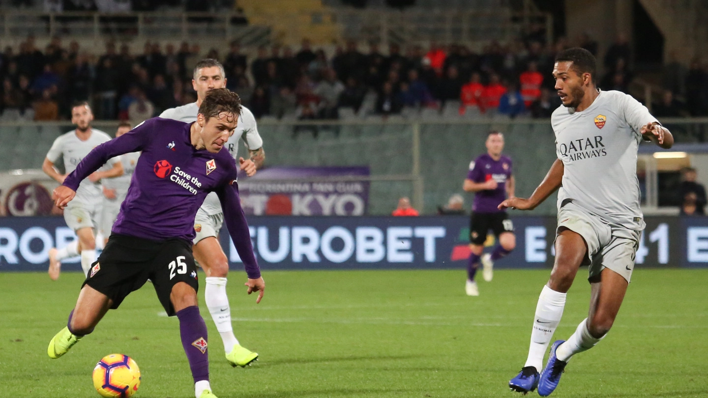 Fiorentina-Roma, un'azione di gioco (Fotocronache Germogli) Fiorentina-Roma, un'azione di gioco (Fotocronache Germogli)