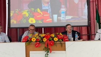 La festa della Repubblica Un convegno sulla Costituzione E dibattito sulla nostra storia La festa della Repubblica Un convegno sulla Costituzione E dibattito sulla nostra storia