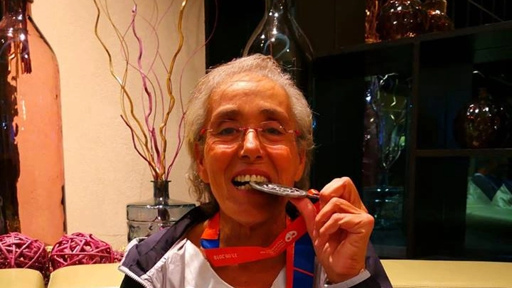 Giovanna Pellegrini con la medaglia di finisher