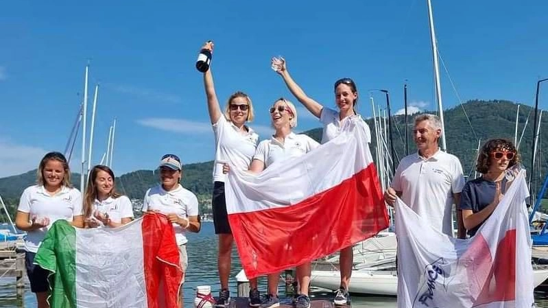 Bronzo nella categoria ’Cruiser’ per le veliste del Club Castiglionese Bronzo nella categoria ’Cruiser’ per le veliste del Club Castiglionese