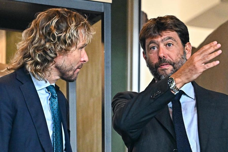 L'ex presidente Andrea Agnelli, a destra, con il vice Nedved (Ansa)
