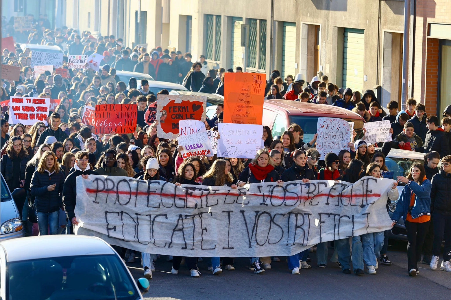Gli studenti sfilano a Empoli