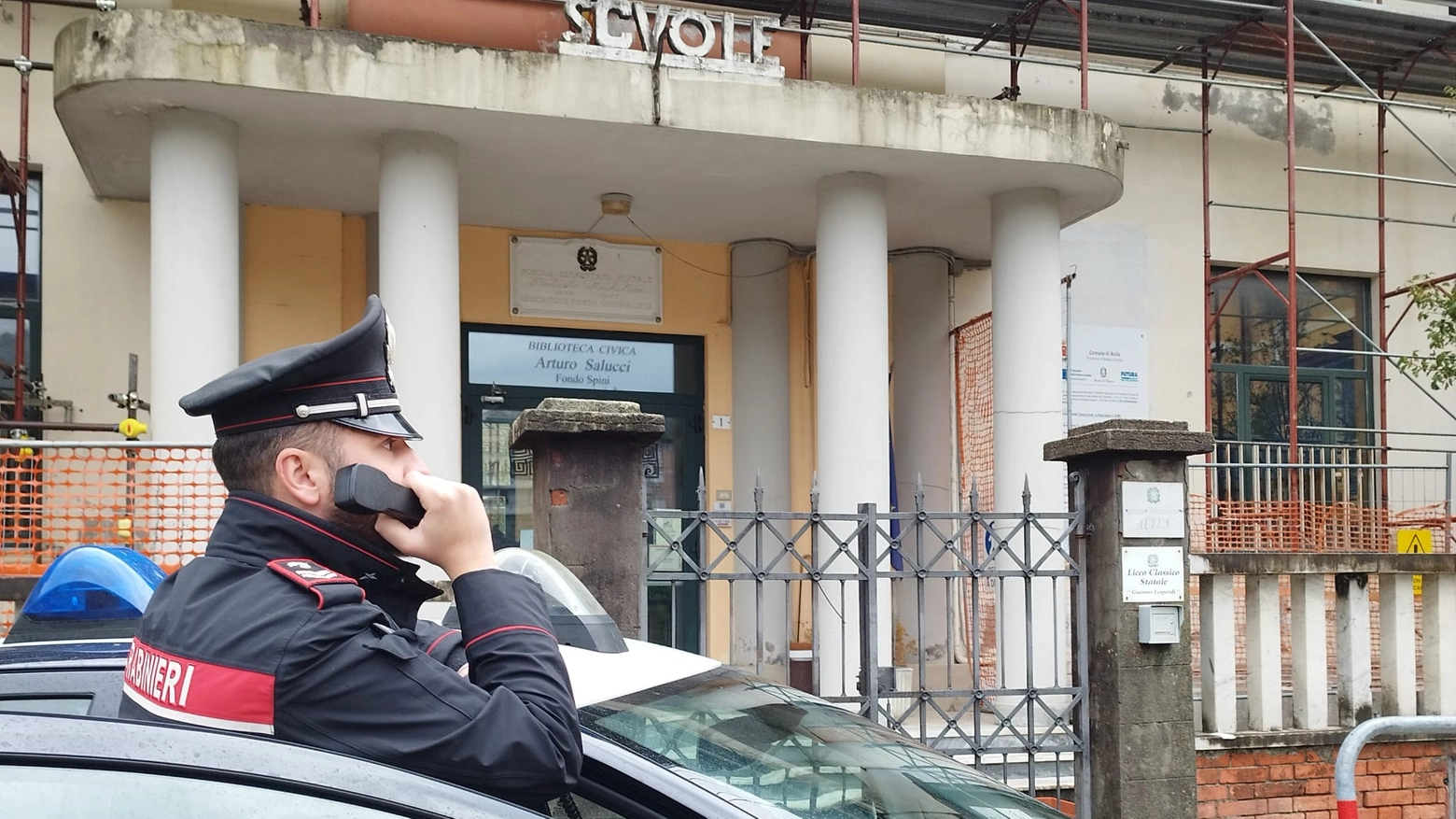 In due hanno tentato di rubare le grondaie in rame del liceo classico. arrestato un 38enne ritenuto autore di numerosi furti negli esercizi commerciali