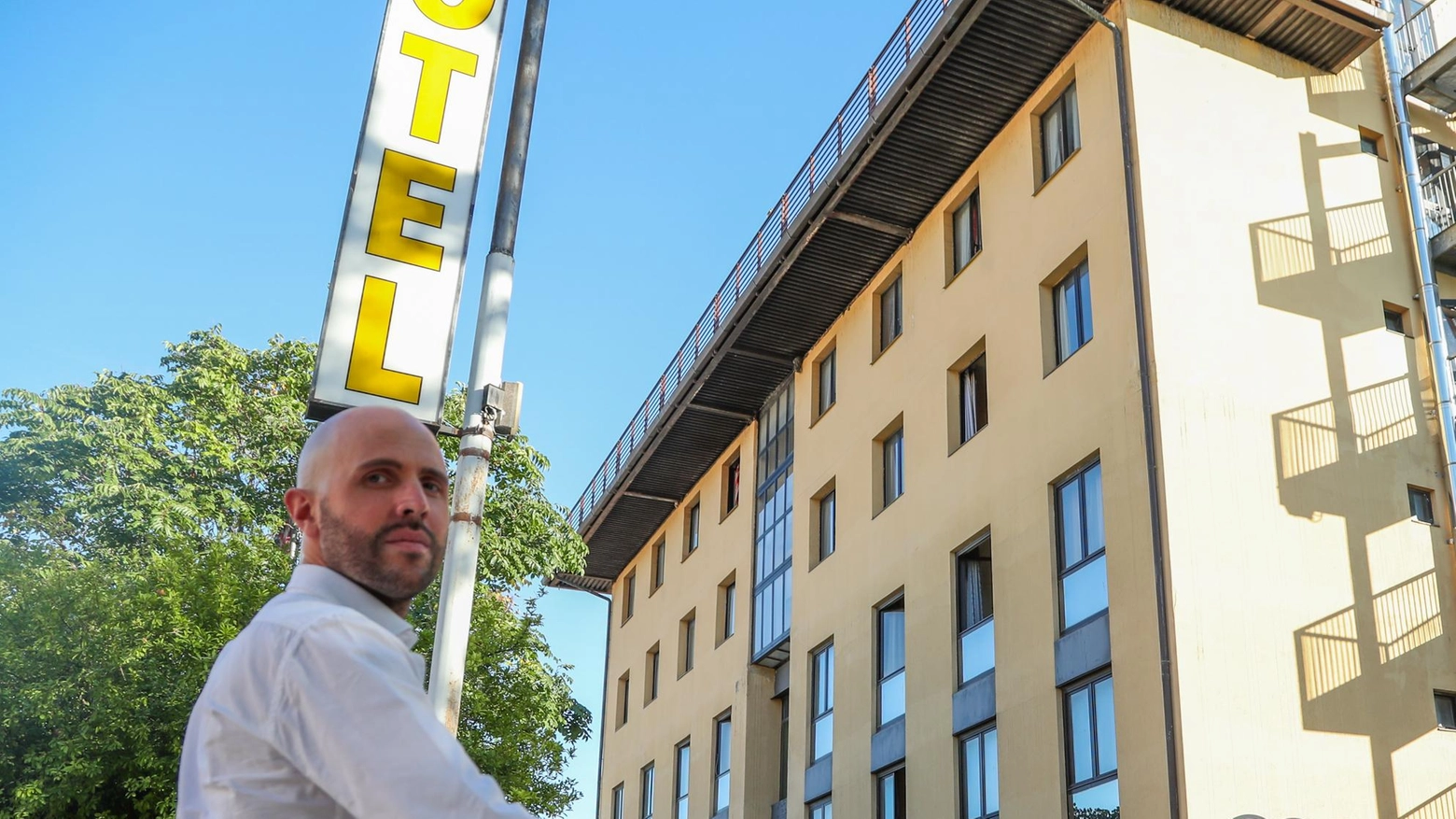 Hotel Albatros: "Ancora occupazione?" Hotel Albatros: "Ancora occupazione?"