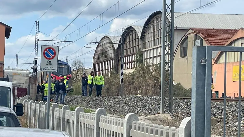 Muore investito dal treno a Prato