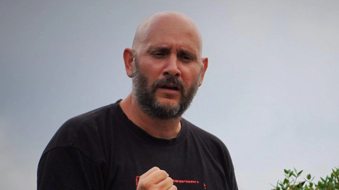 Celli inaugura la rassegna ’Erpici’ Performance e paesaggi itineranti Celli inaugura la rassegna ’Erpici’ Performance e paesaggi itineranti