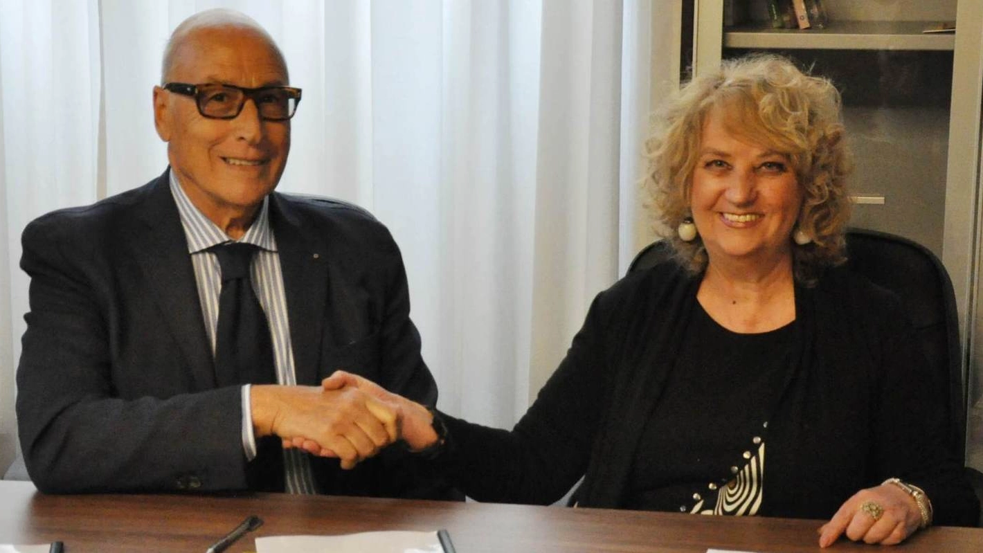 Gennaro Brandi e il prefetto Maria Laura Simonetti (foto Pecchioli/Attalmi)