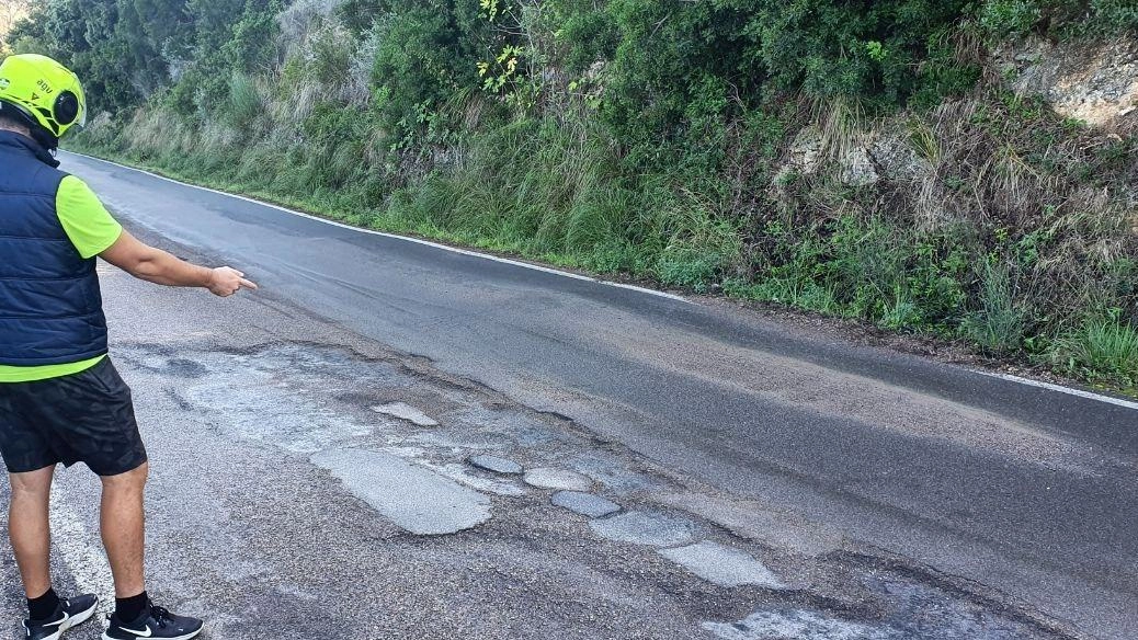Strade a buchi, il Comune paga Un’analisi sugli incidenti provocati dalla negligenza Strade a buchi, il Comune paga Un’analisi sugli incidenti provocati dalla negligenza