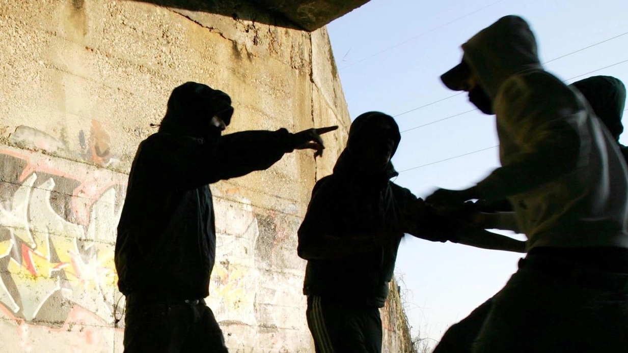La procura minorile indaga su un caso di bullismo in una scuola al Campo di Marte La procura minorile indaga su un caso di bullismo in una scuola al Campo di Marte
