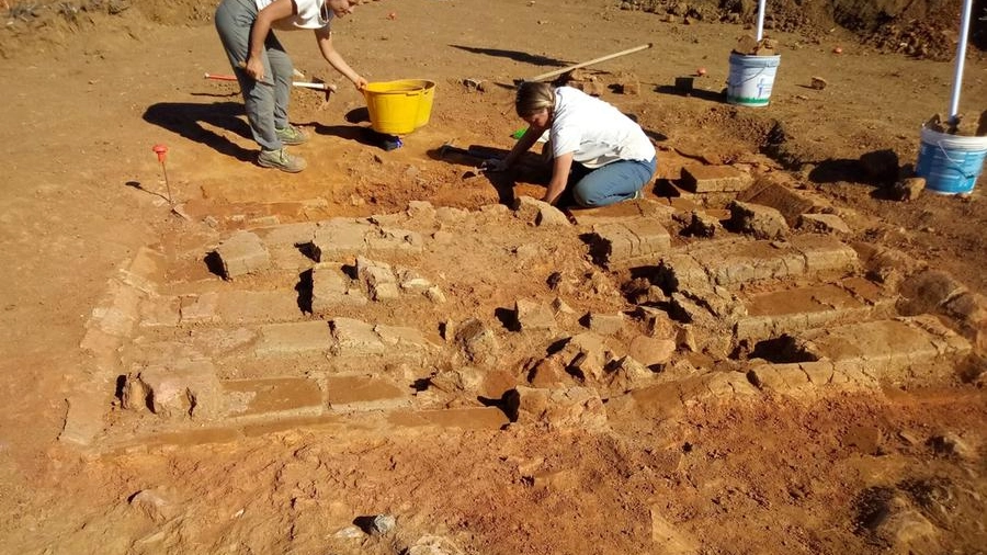 I resti della fornace romana scoperti nella zona di Murlo