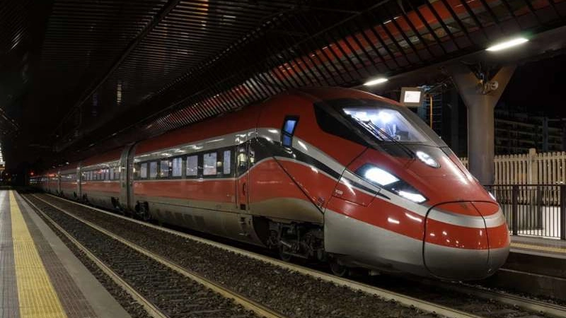 Un treno Frecciarossa di Trenitalia (foto d'archivio) Un treno Frecciarossa di Trenitalia (foto d'archivio)
