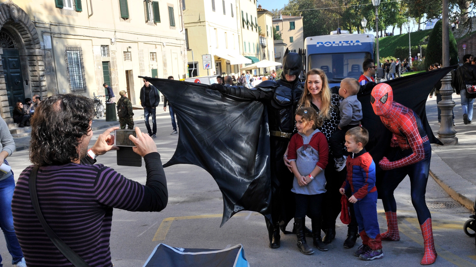 Un selfie con Batman e l'Uomo Ragno
