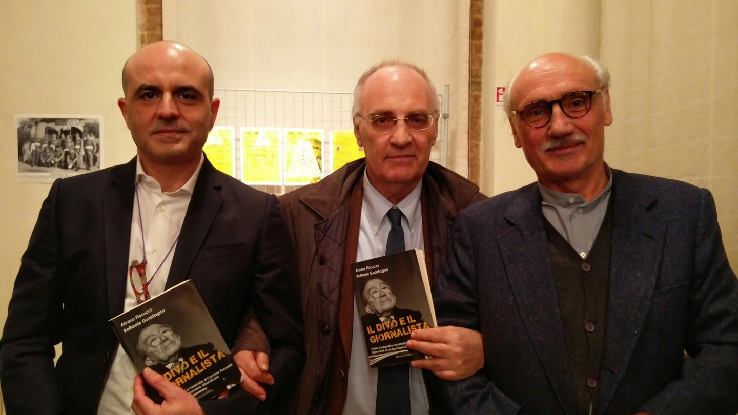 Gli autori Raffaele Guadagno e Alvaro Fiorucci. Al centro Walter Vecellio