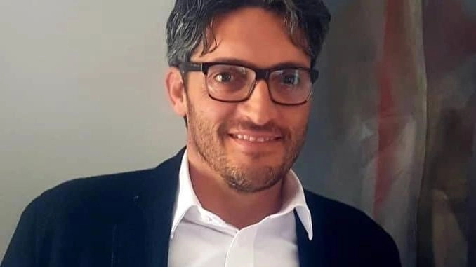 "Basta autolasciate in mezzoalla strada" "Basta autolasciate in mezzoalla strada"