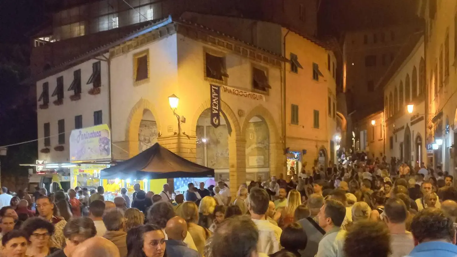 Notte nera e duelli, le opposizioni hanno portato il caso in consiglio Notte nera e duelli, le opposizioni hanno portato il caso in consiglio