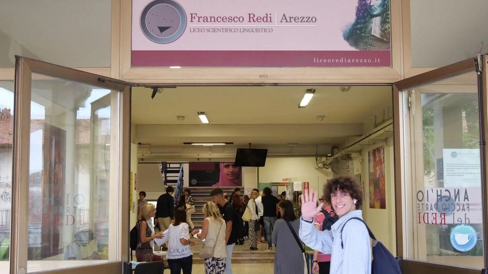 La festa per i cento anni del liceo Redi. Musica e parole nella notte dei ricordi La festa per i cento anni del liceo Redi. Musica e parole nella notte dei ricordi