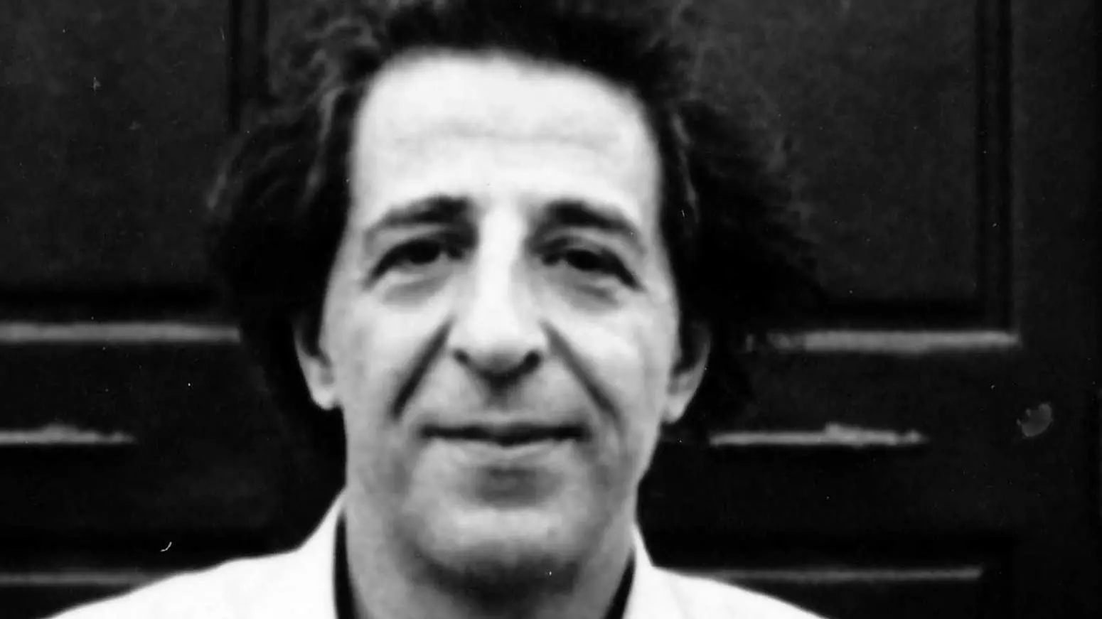 Il Signor G cerca casa Parte il "gogan-ghinga" e Re Giorgio parla: "Sarebbe un onore..." Il Signor G cerca casa Parte il "gogan-ghinga" e Re Giorgio parla: "Sarebbe un onore..."