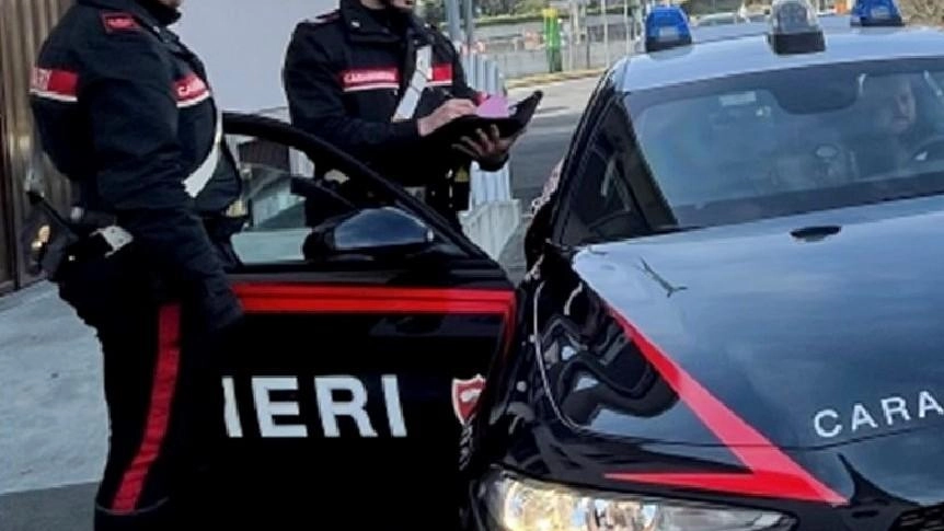 Ventunenne rapina la nonna. Denunciato con la fidanzata Ventunenne rapina la nonna. Denunciato con la fidanzata