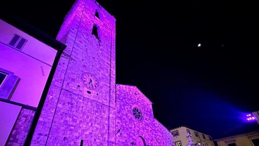La Torre Civica in Piazza San Bernardino da Siena a Camaiore