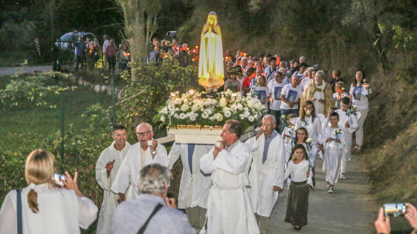 La processione (Fotocronache Germogli)