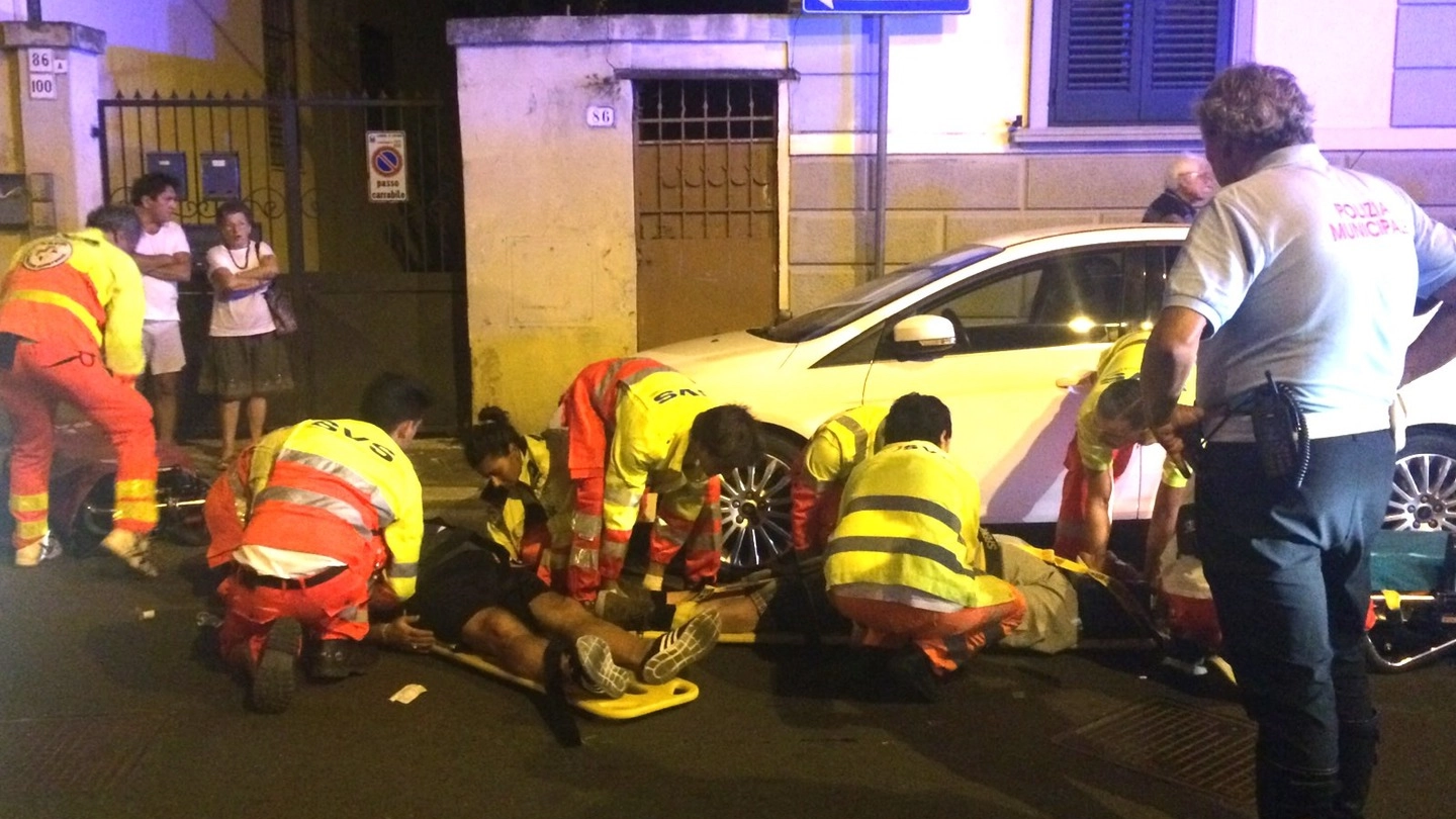 Incidente stradale in via Terreni a Livorno (foto Novi)