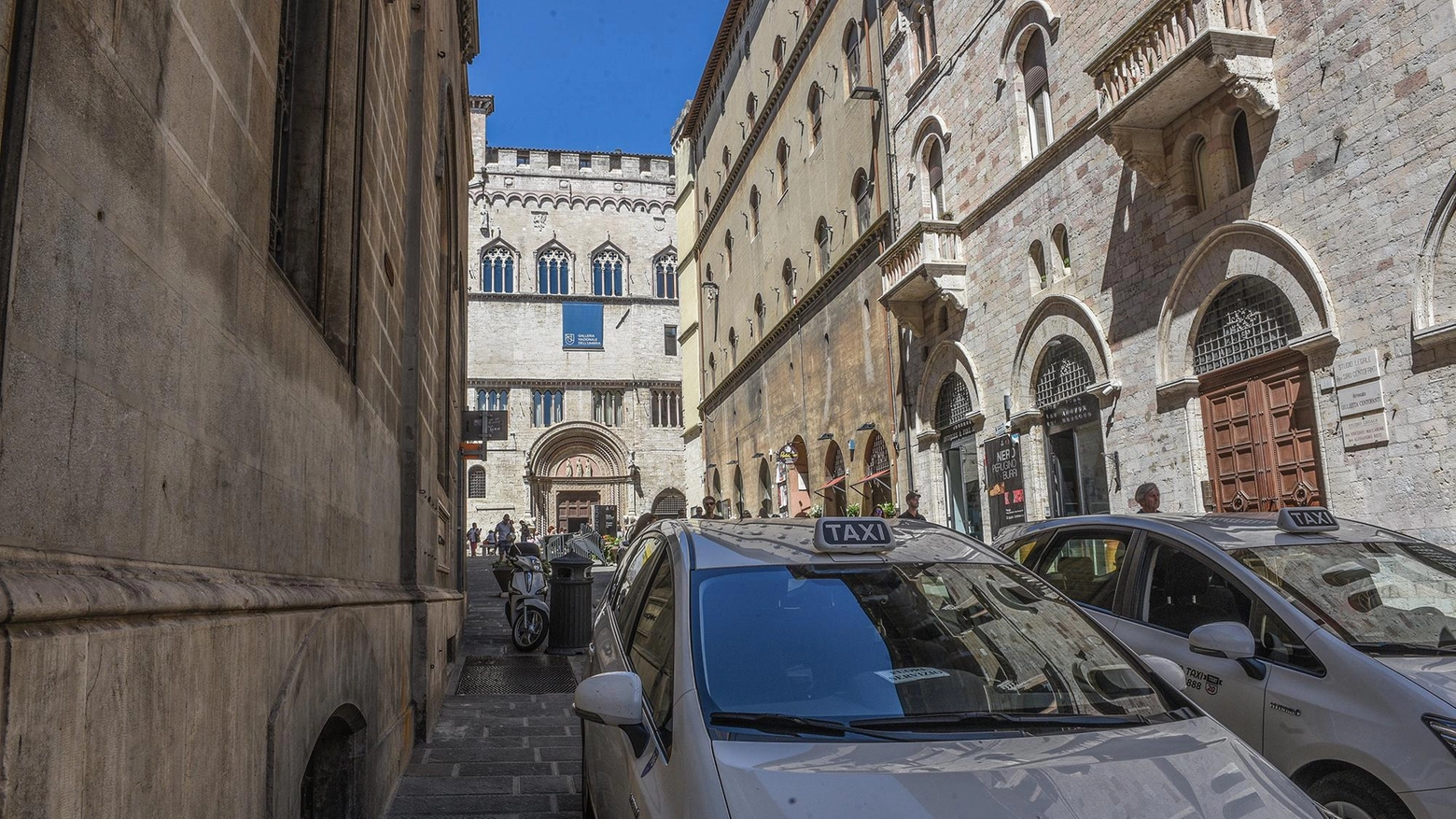 Più taxi in città, è rivolta  Cna e sindacato tuonano  "In Umbria a posto così  Il picco solo con i turisti"