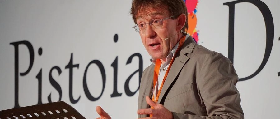 "Il pensiero che cambia il mondo? Sta nelle nostre mani e nei nostri piedi"