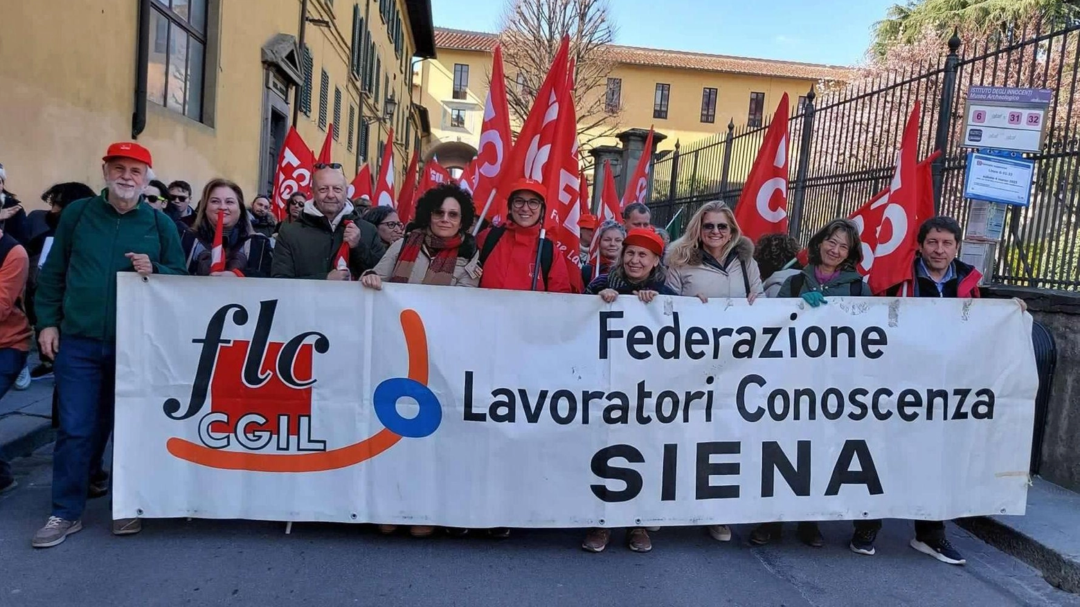 "Precari a scuola, 452 cattedre assegnate Più della metà nella scuola secondaria" "Precari a scuola, 452 cattedre assegnate Più della metà nella scuola secondaria"