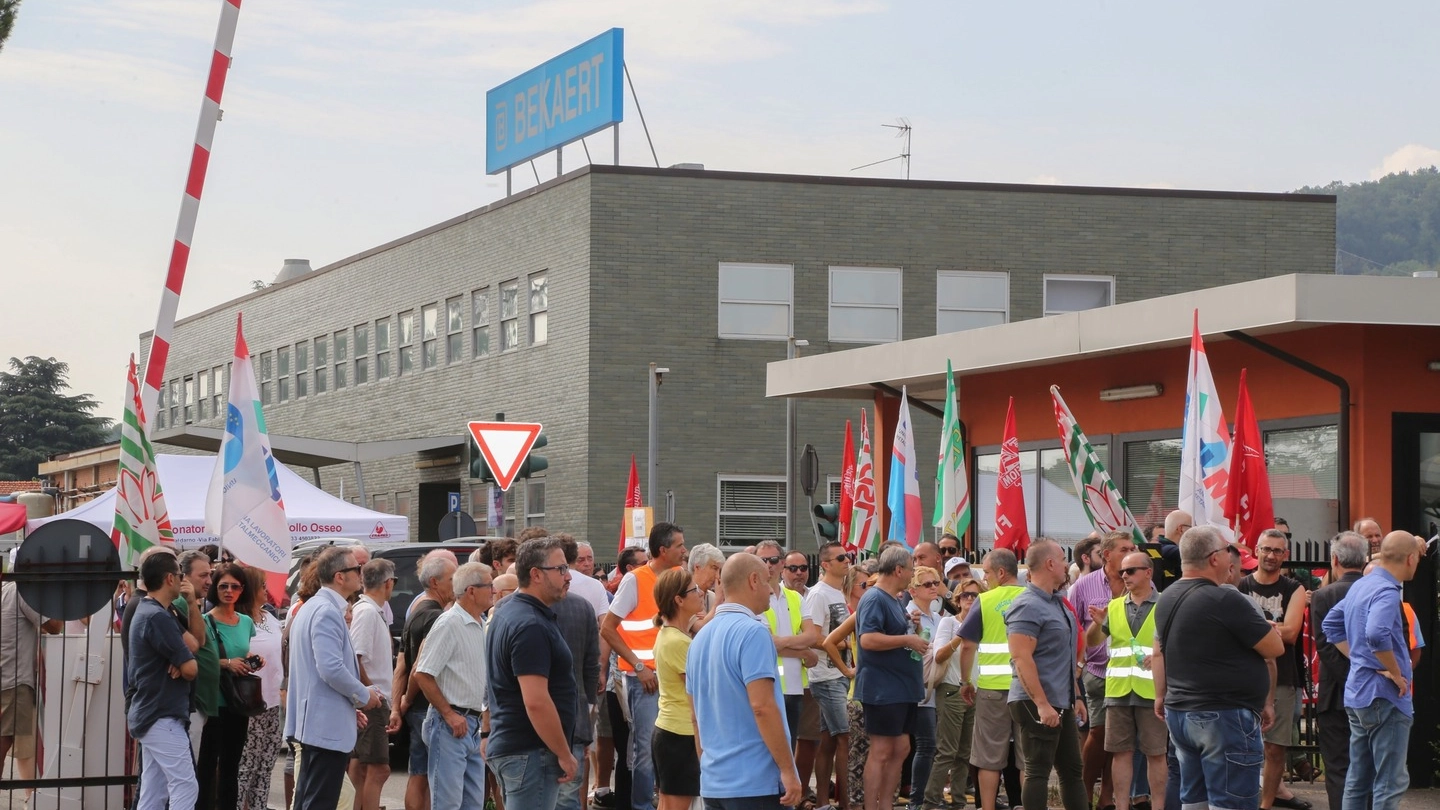 Una manifestazione dei lavoratori della Bekaert (Germogli / foto di repertorio)