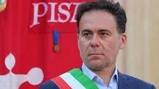 Il consiglio comunale (a maggioranza centrodestra) vota sì alla mozione. I consiglieri di Fratelli d'Italia non partecipano al voto