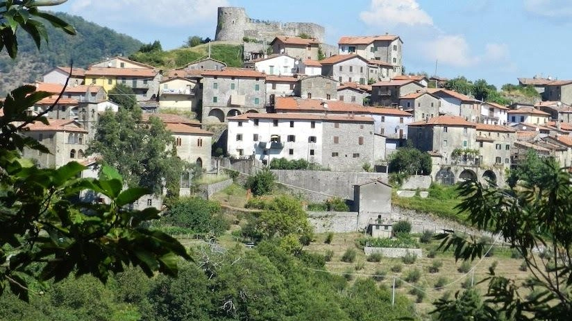 Quattro borghi ai raggi-X. Un’innovativa ricerca sul patrimonio architettonico Quattro borghi ai raggi-X. Un’innovativa ricerca sul patrimonio architettonico