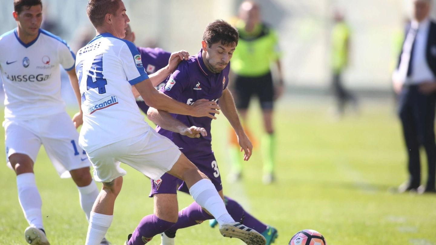 Un'azione di gioco durante Fiorentina-Atalanta (Fotocronache Germogli) 