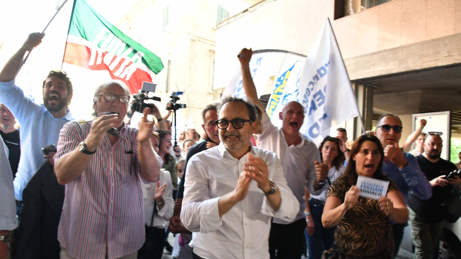 Persiani festeggia la vittoria elettorale (foto Nizza)