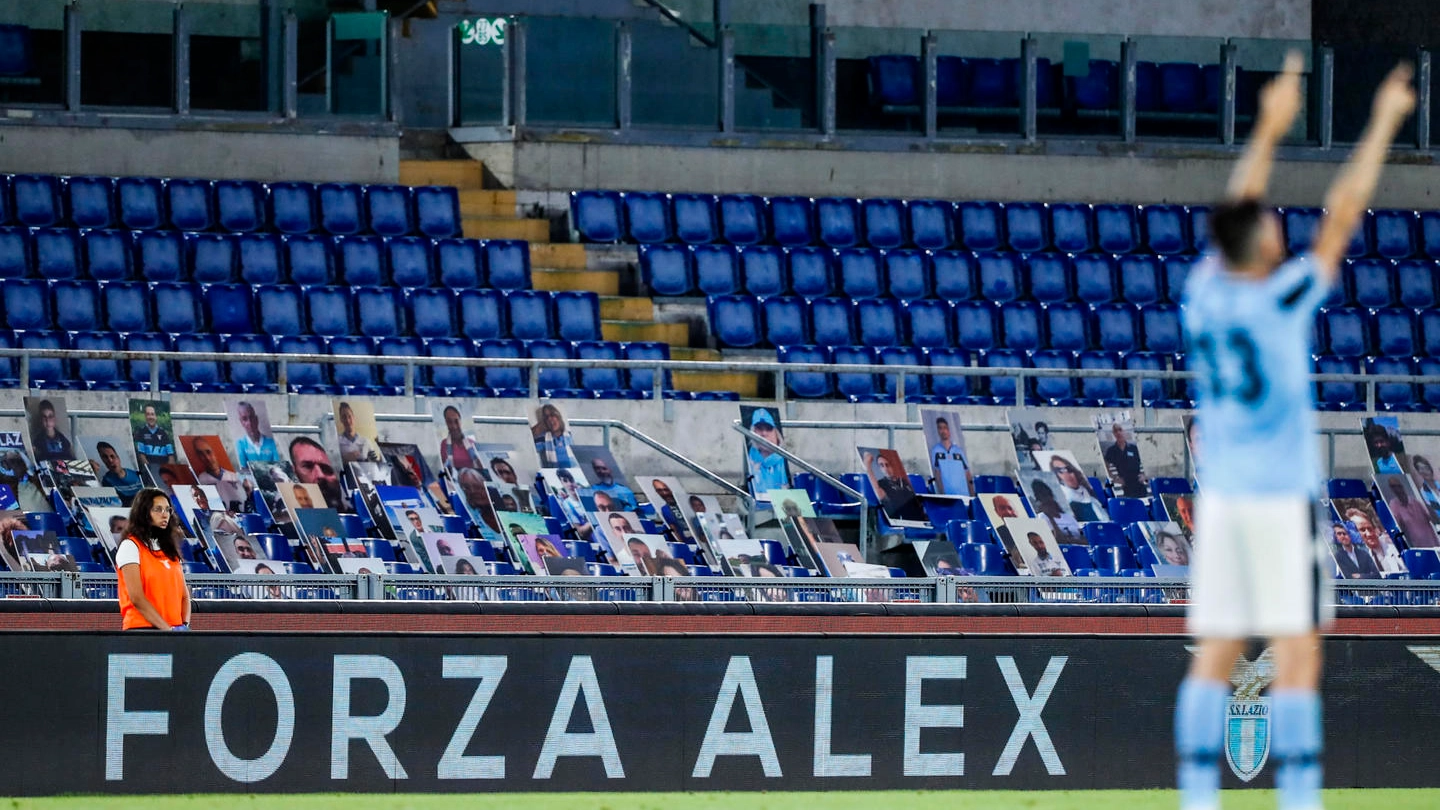 'Forza Alex', il messaggio per Zanardi durante Lazio-Fiorentina