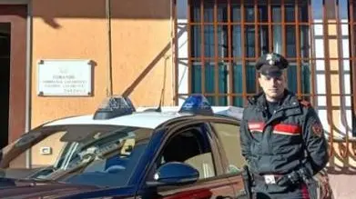 Ai domiciliari? No, a spasso di notte La ’fuga’ lo fa finire in carcere Tentò di forzare porta di un negozio Ai domiciliari? No, a spasso di notte La ’fuga’ lo fa finire in carcere Tentò di forzare porta di un negozio